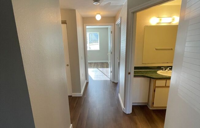 2 beds, 1 bath, 982 sqft, $1,425, Unit 4315