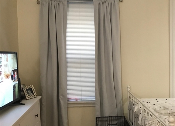 1 bed, 1 bath, 420 sqft, $2,200, Unit 21