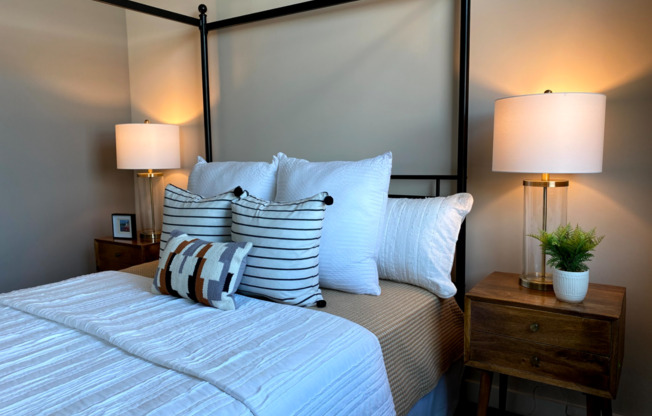 1 bed, 1 bath, 692 sqft, $1,200, Unit 232