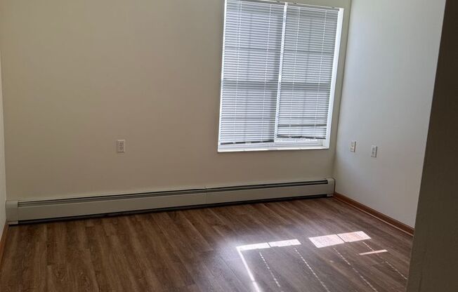 1 bed, 1 bath, 660 sqft, $1,408, Unit 319S