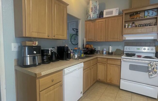 3 beds, 2 baths, $2,695