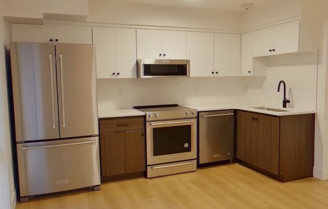 1 bed, 1 bath, $1,395, Unit E