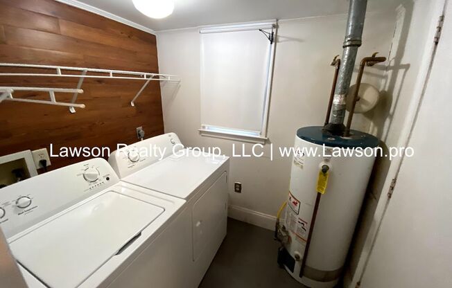 2 beds, 1 bath, $1,095