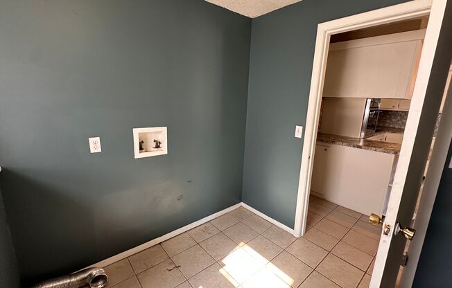 3 beds, 1 bath, $1,200