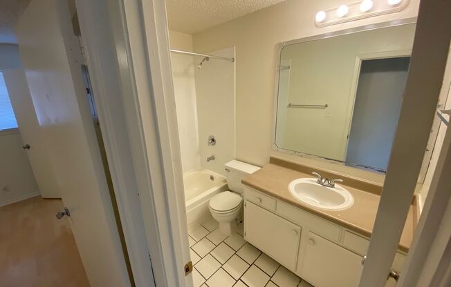 1 bed, 1 bath, 600 sqft, $1,199, Unit WWK-211
