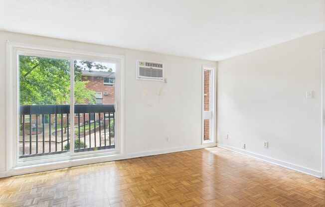 Forest Square Apartments