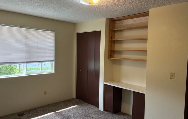 2121 E Viewmont Dr