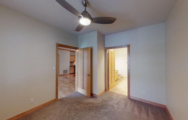 2 beds, 2 baths, $1,300