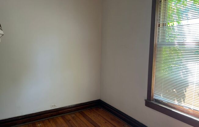 2 beds, 1 bath, $1,750