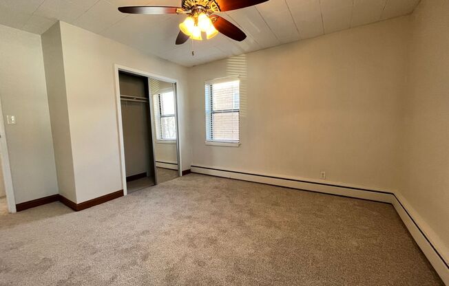 1 bed, 1 bath, 650 sqft, $1,145, Unit 2069-33