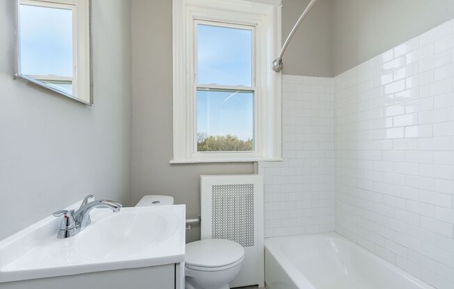 1 bed, 1 bath, 550 sqft, $1,375, Unit D4