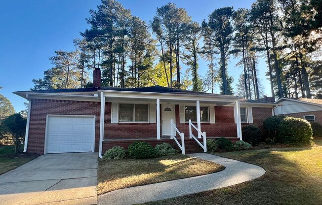 3BD/2BA Brick Ranch on Quiet Cul-de-Sac in Great Neck Neighborhood!