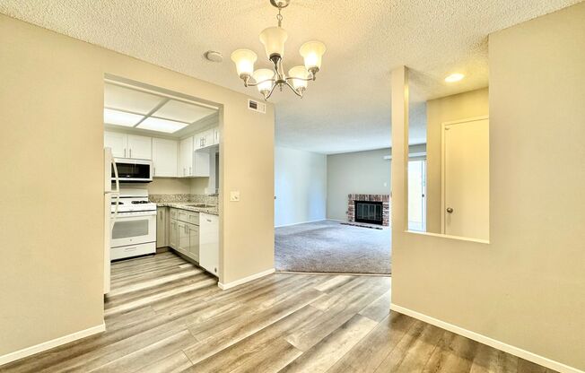 Beautiful 3B 2BA Condo in Eastlake w/ AC and Laundry!