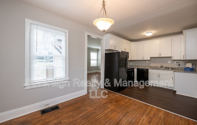 1095 DECKNER AVE SW