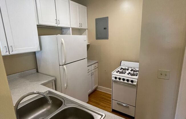 1 bed, 1 bath, 600 sqft, $999, Unit 202