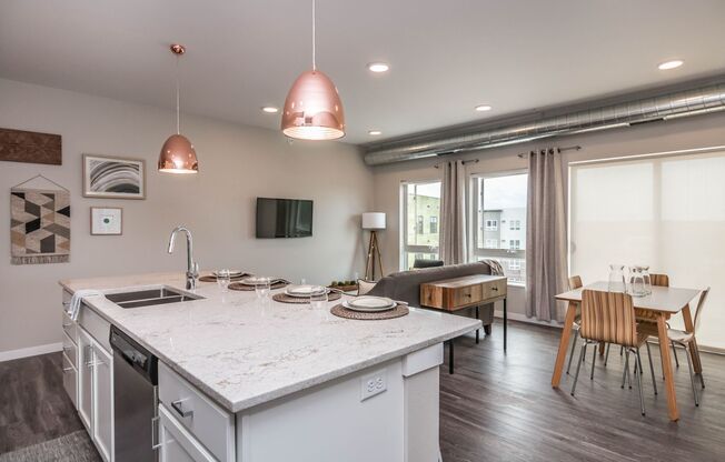 2 beds, 2 baths, 1,098 sqft, $1,630, Unit 422