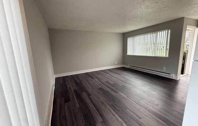 2 beds, 1 bath, 1,000 sqft, $1,495, Unit 11 - 53