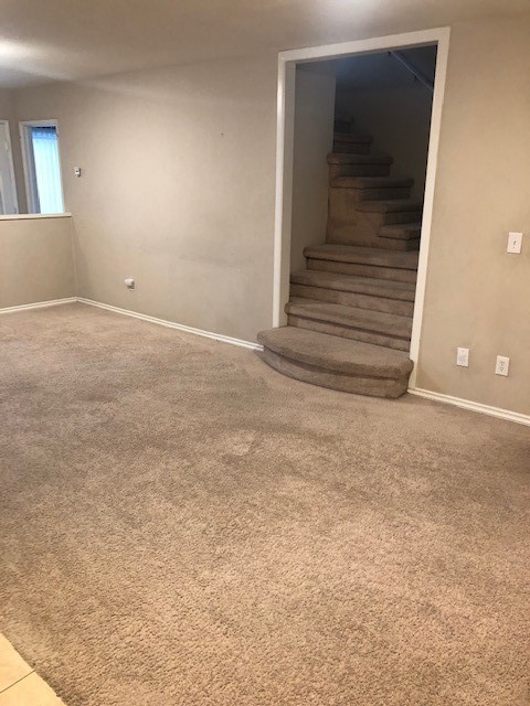 4 Bedroom 3 Bathroom Home in Canyon Crest!!