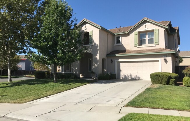 Beautiful Plumas Lake Home