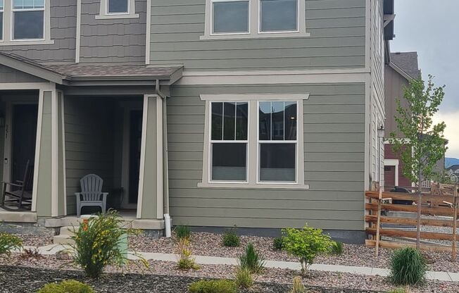 Newly Furnished 4 bedroom/ 4 bathroom Townhome in Erie, 6 Month Lease or longer.