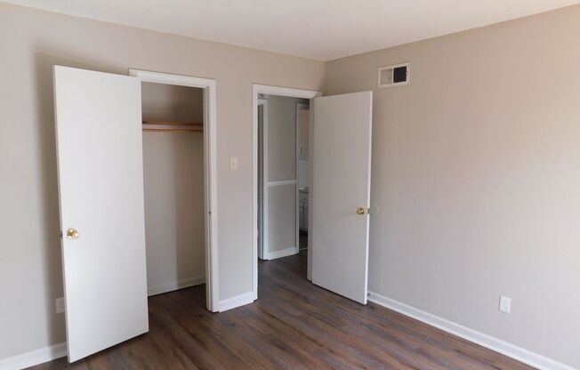 3 beds, 1 bath, $1,250