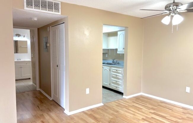 1 bed, 1 bath, $1,200, Unit # 34