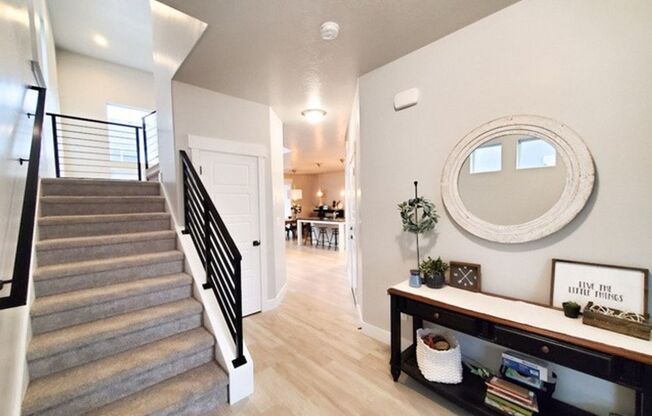 Beautiful 4 Bedroom Home, Bluffdale, 2827 sq ft, $3200/month, Updated