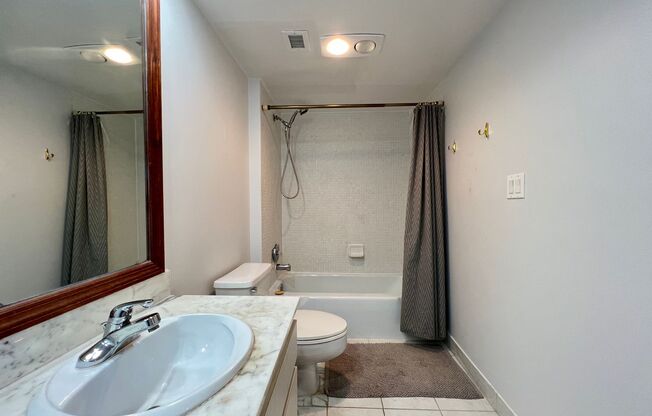 2 beds, 2 baths, $2,600