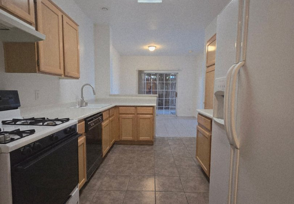 693 AMBLING GAIT AVE