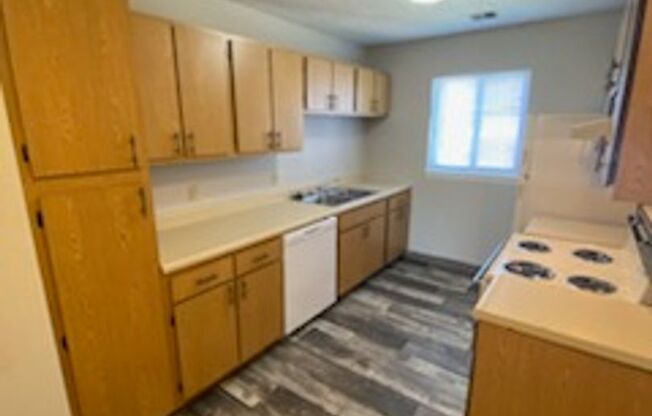 2 beds, 2 baths, 856 sqft, $869, Unit 2827-1817