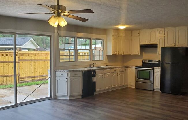 Spacious 4 bedroom in Berkshire West!