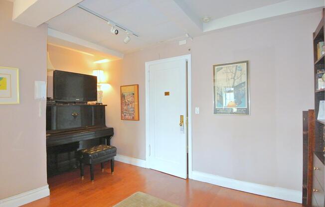 Studio, 1 bath, 550 sqft, $3,600, Unit 15C