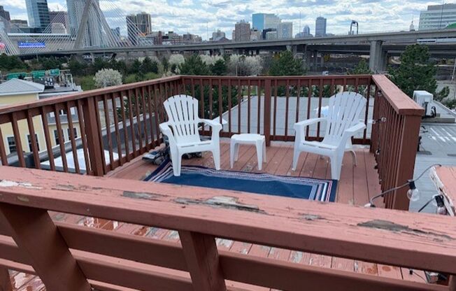 1 Bed 1 Bath condo in the Gaslight District. Roof Deck!!