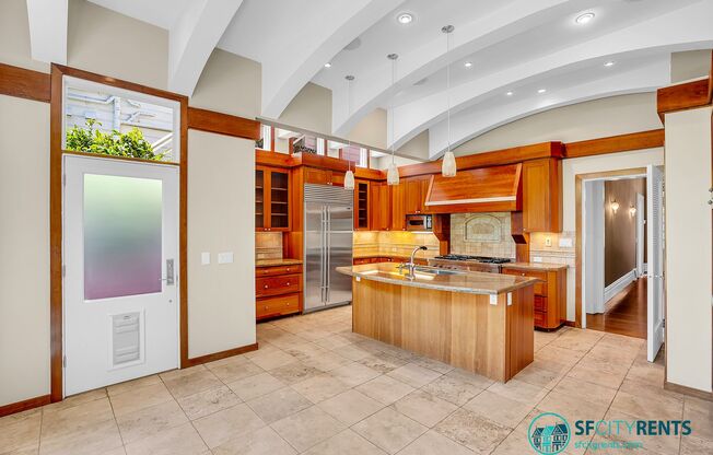 Lower Haight: Single Family Home with Yard & Garage
