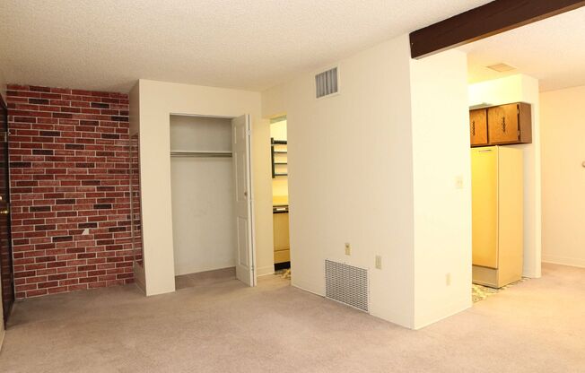 1 bed, 1 bath, $1,295, Unit # I 206