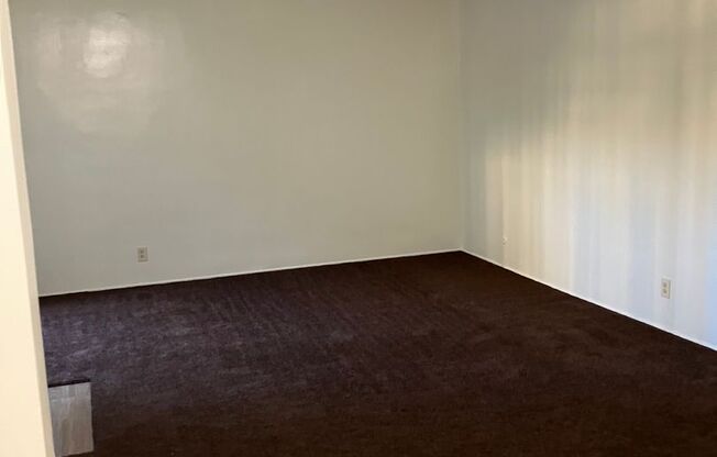 2 beds, 1 bath, 702 sqft, $2,200, Unit 206