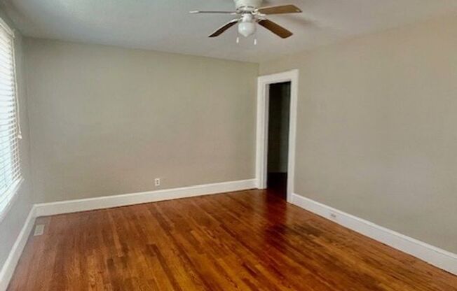 Ranch style 2 bedroom 1 bath home . Located near N. Graham St close to I-77