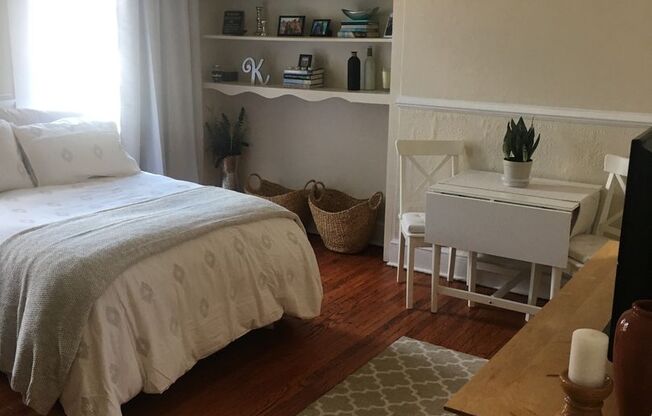 Studio, 1 bath, 500 sqft, $1,100, Unit H