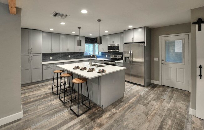 Pre Lease August 2025 Gorgeous Total Remodel in Central Tucson, A/C, Pool, 5 minutes from UofA, New Appliances