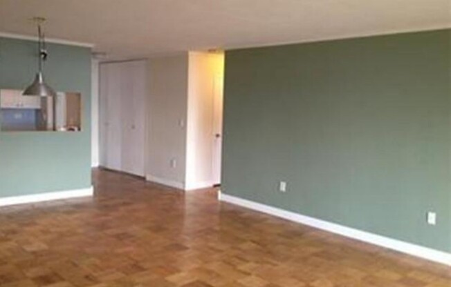 1 bed, 1 bath, 802 sqft, $2,900, Unit 8J