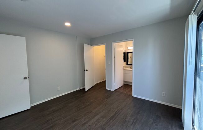 2 beds, 2 baths, 900 sqft, $1,948, Unit 320