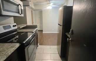 1 bed, 1 bath, 650 sqft, $1,050, Unit 105