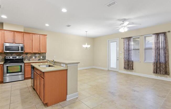 454 ELLIS SQ CT