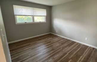 2 beds, 1 bath, $925, Unit 3