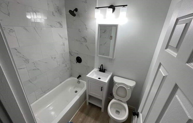 1 bed, 1 bath, 700 sqft, $1,950, Unit 25