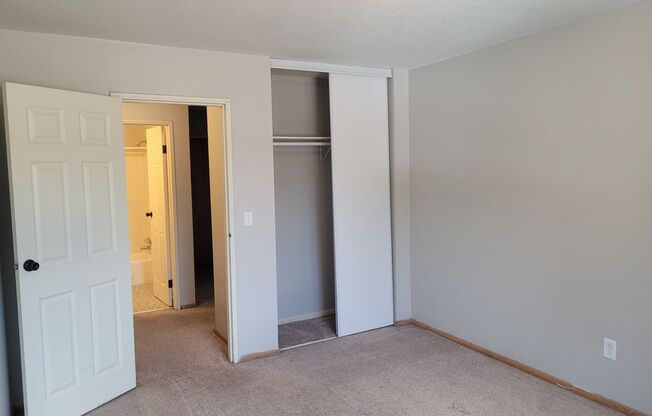 Aldrich Apartments | Near I-94 & Theodore Wirth