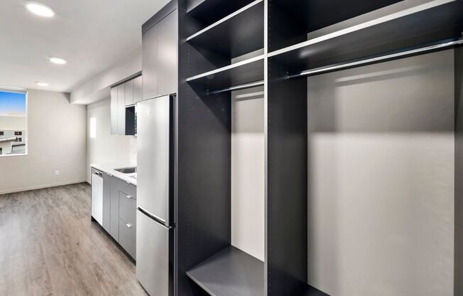 Studio, 1 bath, 280 sqft, $1,195, Unit 203