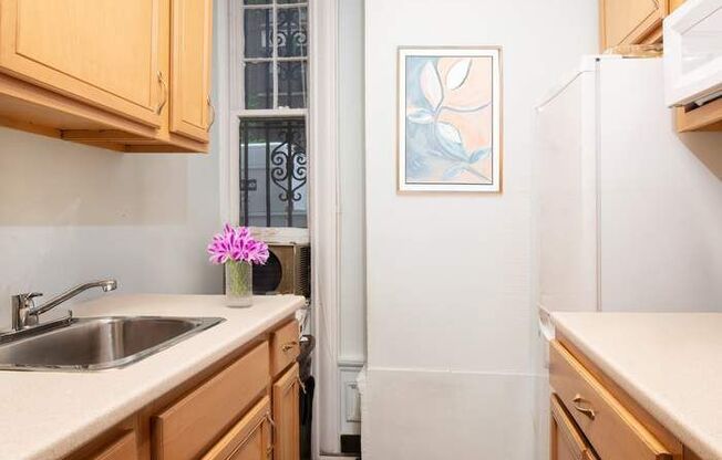 116 E 63 ST