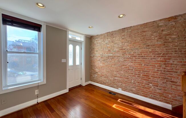 Charming 2 Bedroom Townhome in Canton, MD!