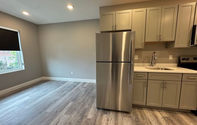 1 bed, 1 bath, $2,200, Unit 406